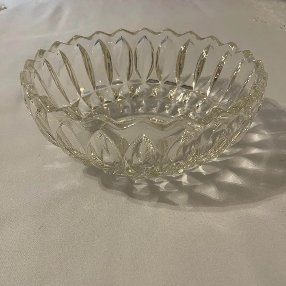 vintage‎ Indiana glass lotus blossom serving bowl